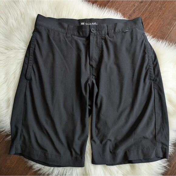 Travis Mathew Beck Shorts Black Pinstripe Athletic Golf Size 30 - Picture 1 of 8